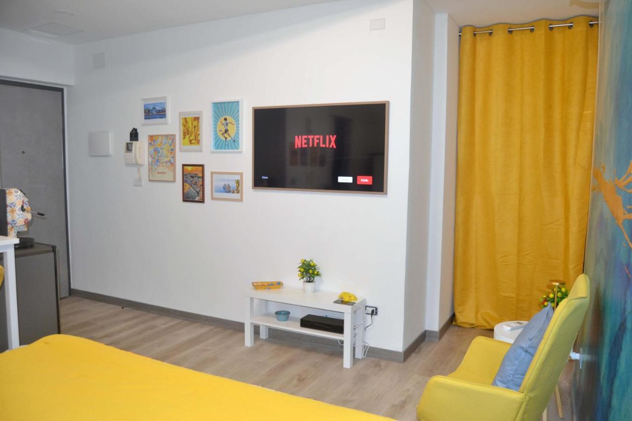 Room&Chiaia Napoli Eksteriør billede